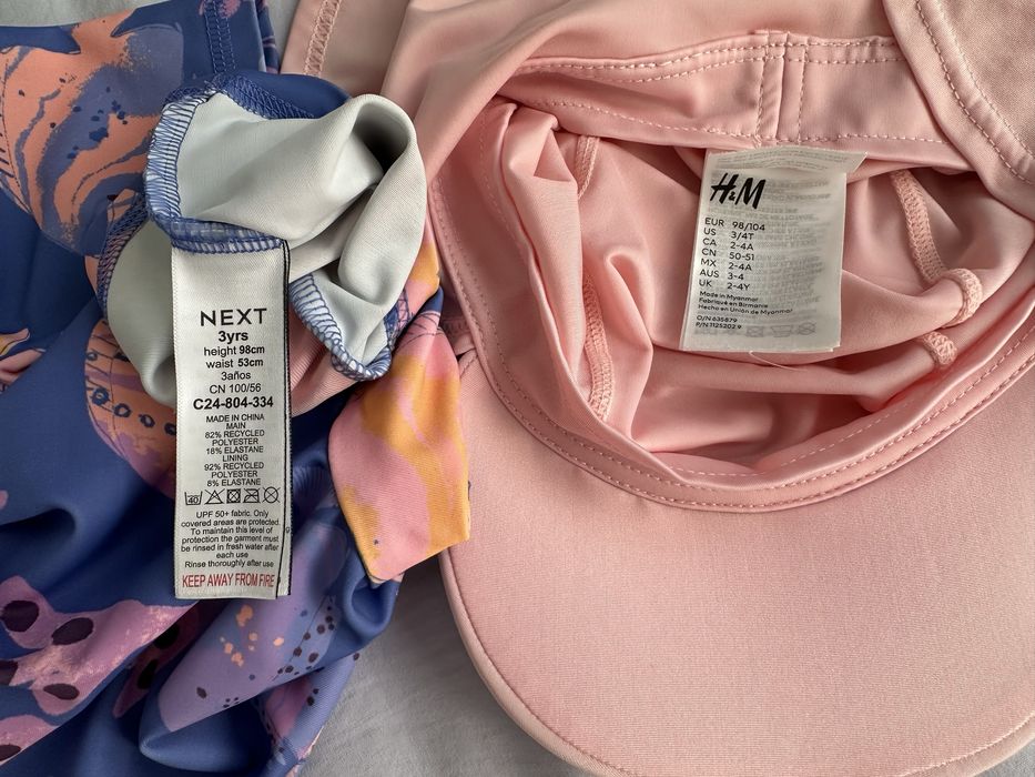 Costume baie intregi + sepci Next, UPF 50+, 98 si 104 cm, 3-4 ani