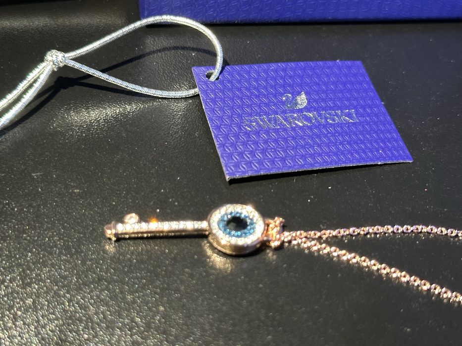 Нова Дамска Огърлица Swarovski Pendant Symbolic Evil Eye and Key Necklace Rose-gold tone Necklace
