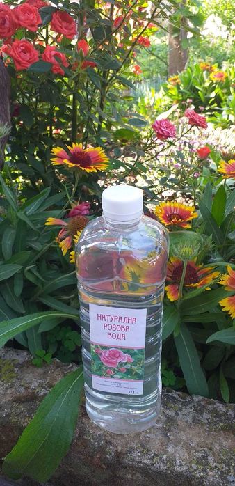 Натурална розова вода