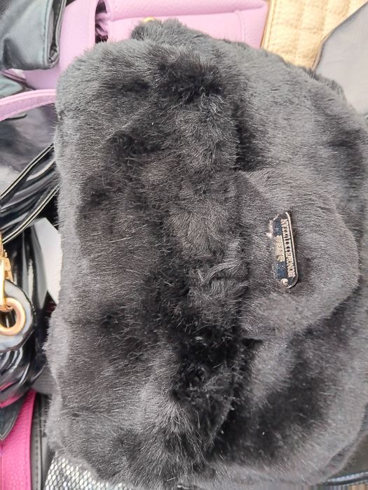 Затворен Магазин Чанти 5-10лв.на едро