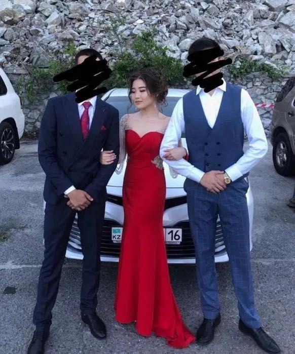 Продам Вечерние Платье