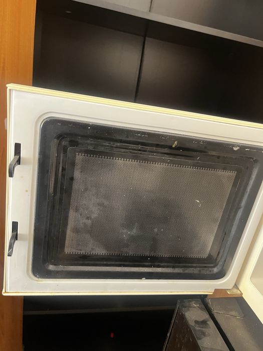 Cuptor cu microunde DeLonghi Perfecto Easy – Funcțional
