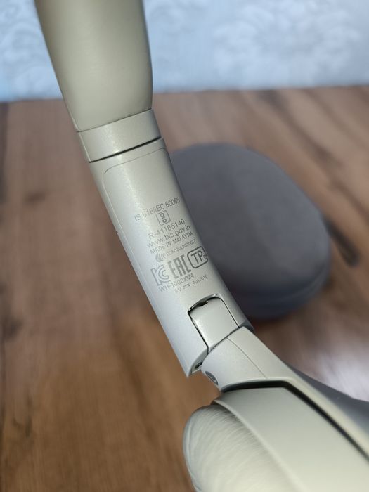 SONY WH-1000XM4 серебристый