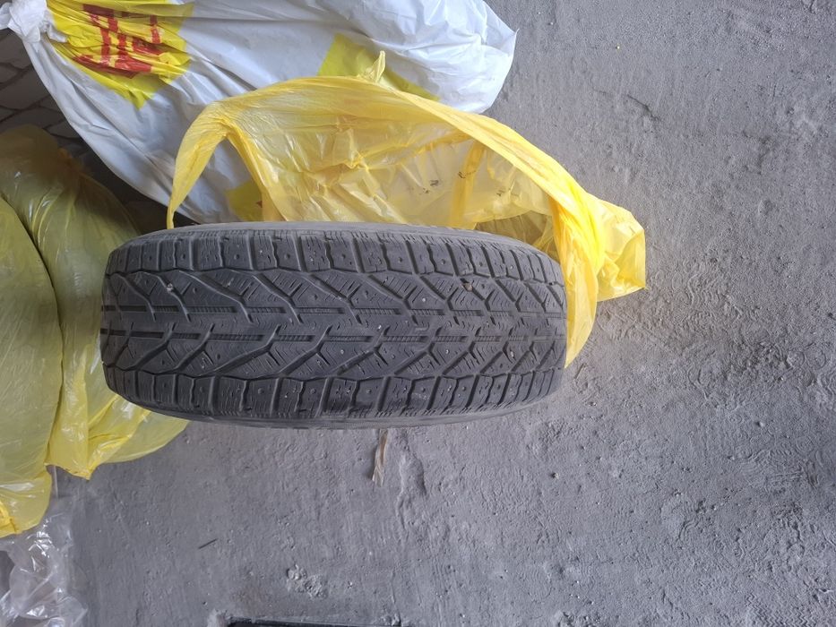 Продам шины зимние