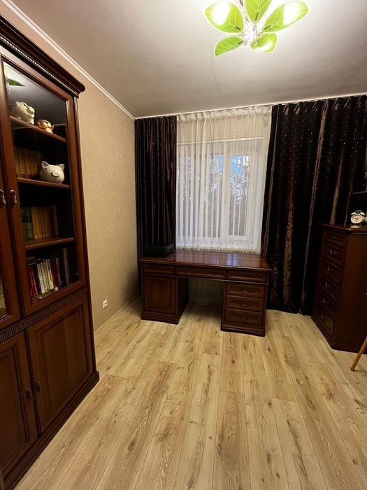 Продам 4 комнатную квартиру