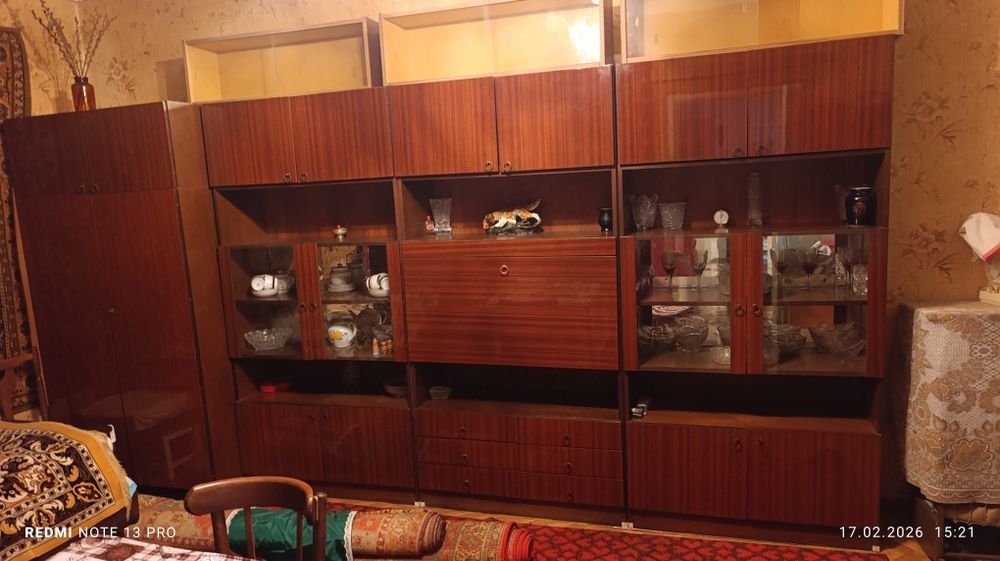 Срочно продаю Стенка размер 4.20 на 2 метр идеалний состания