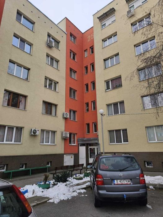 Напълно обзаведен апартамент в град Златица