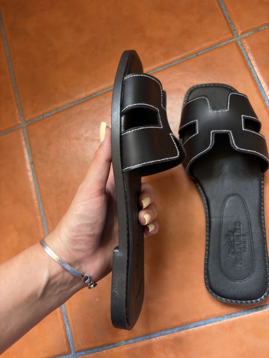 Papuci Hermes din piele naturala