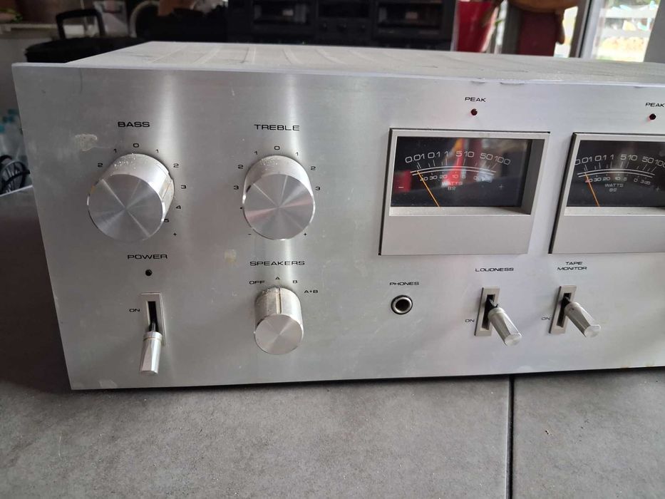 Pioneer SA 606 stereo amplifier