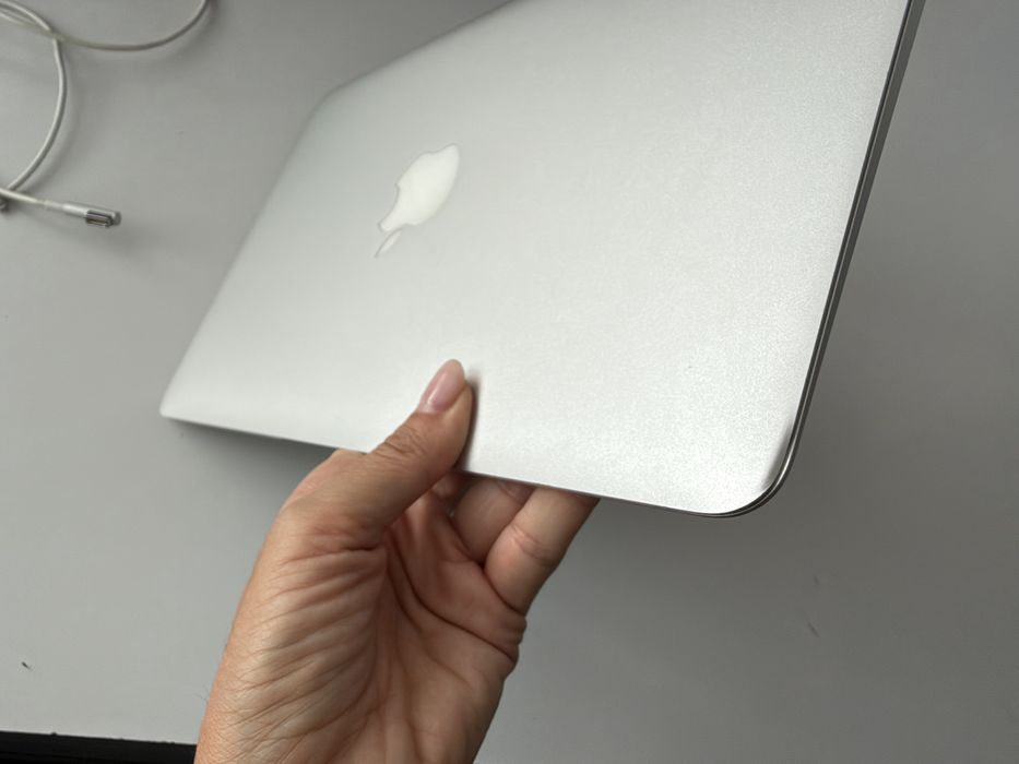 MacBook Air 11” Mid 2011