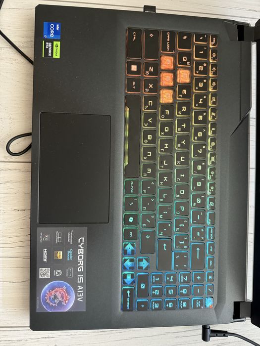 Продавам лаптоп MSI Cyberog 15 A13 VEK