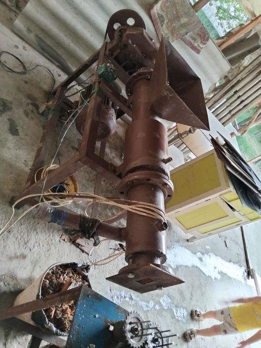 Sovun chiqaradigan aparat sotiladi holati yaxshi. Narxi kelishiladi