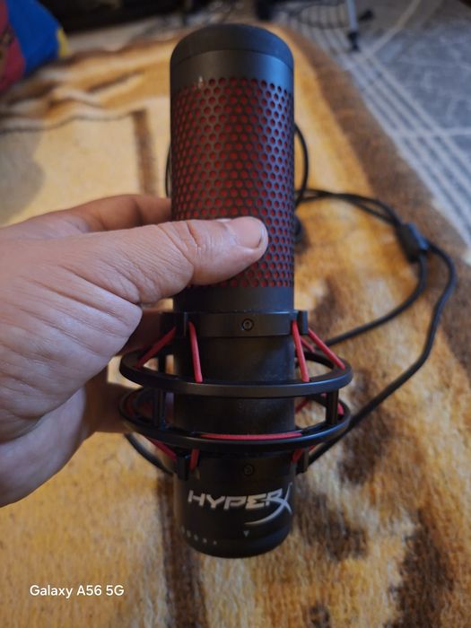 Vând microfon HyperX QuadCast, conectivitate USB.