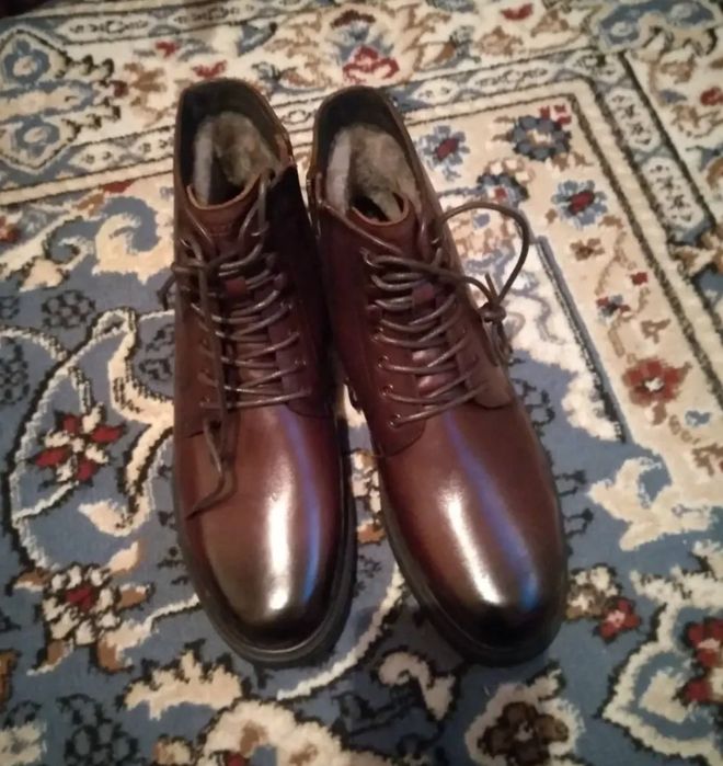 Продам новые ботинки Salamander