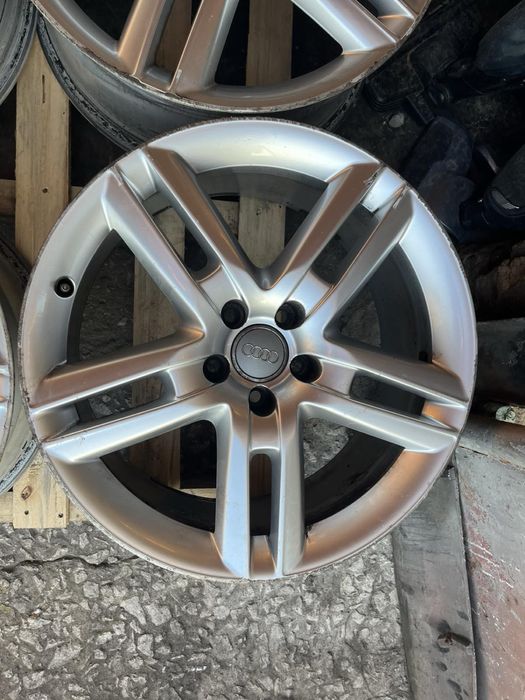 Оригинални лети джанти Audi A6 A7 A8 4g0601025bq 8.5j 19” et45 ном 87
