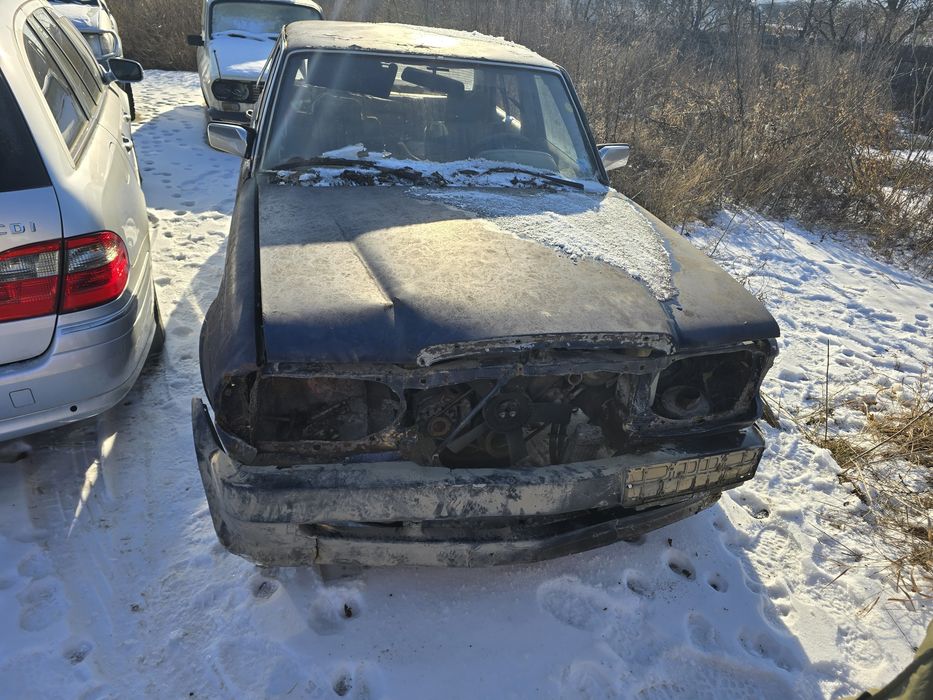 Dezmembrez Mercedes W123 2.0 diesel an 1980 auto Italia