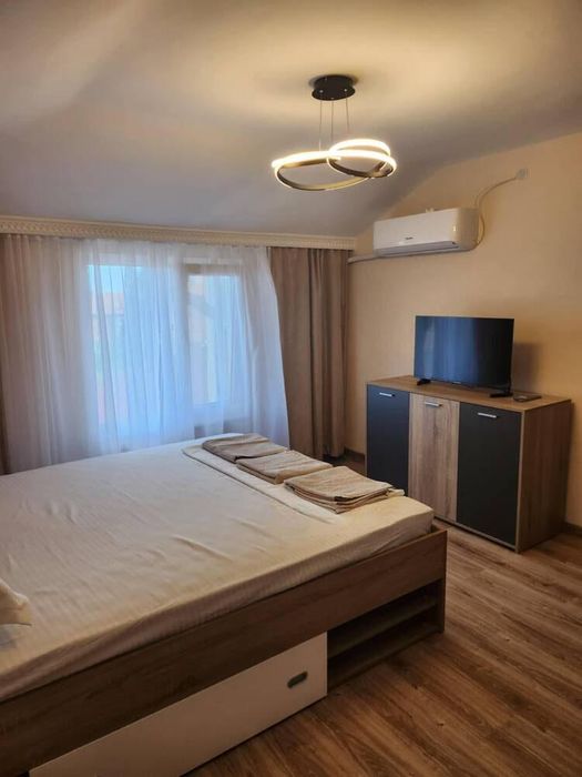 Дава се под наем Двустаен апартамент в Бургас, Ветрен - 42 кв.м за 408 € - Снимка #1