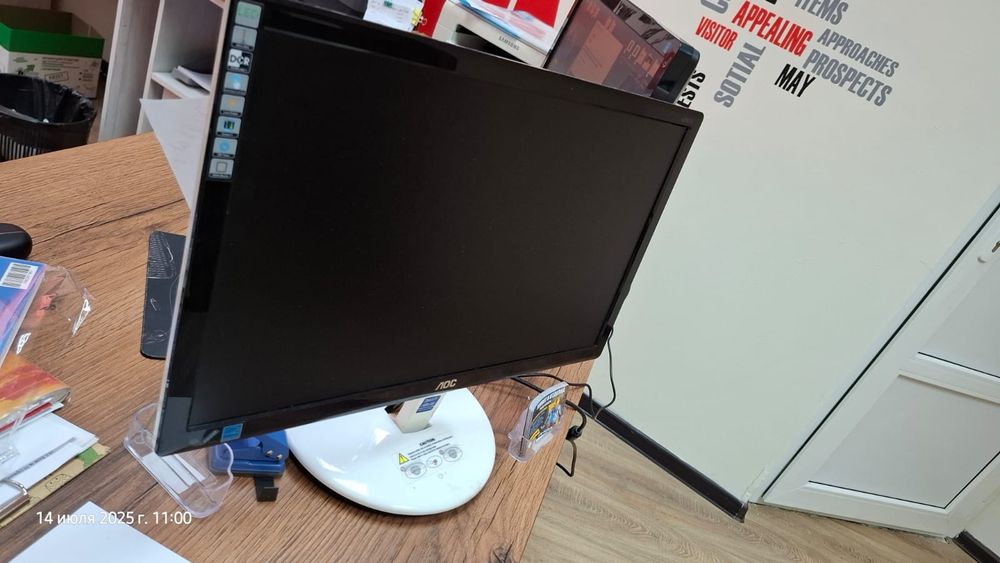 Продам мониторы и тонеры