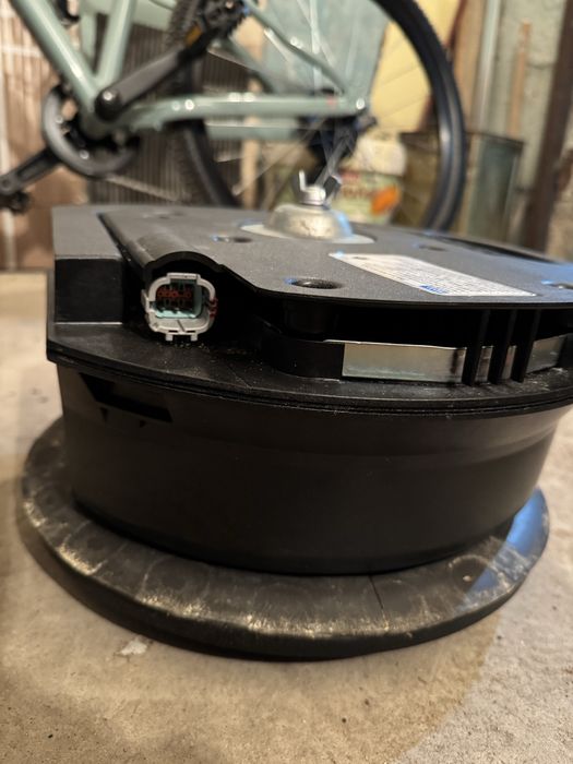 Субуфер BOSE от mazda 6 gh