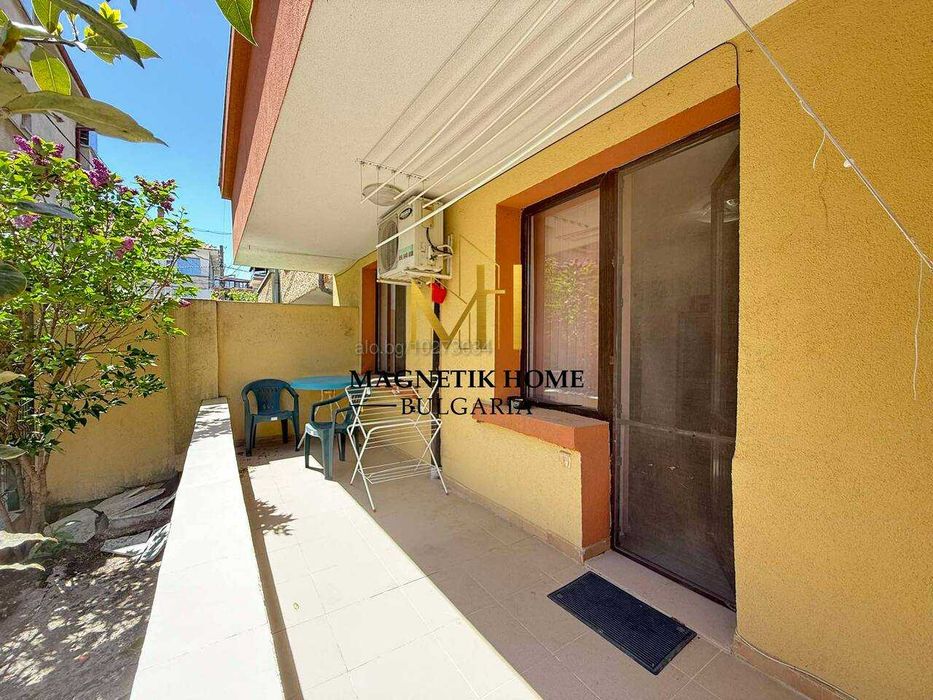 Страхотен партерен етаж от къща с 2 спални и 2 бани в ж.к. Сарафово