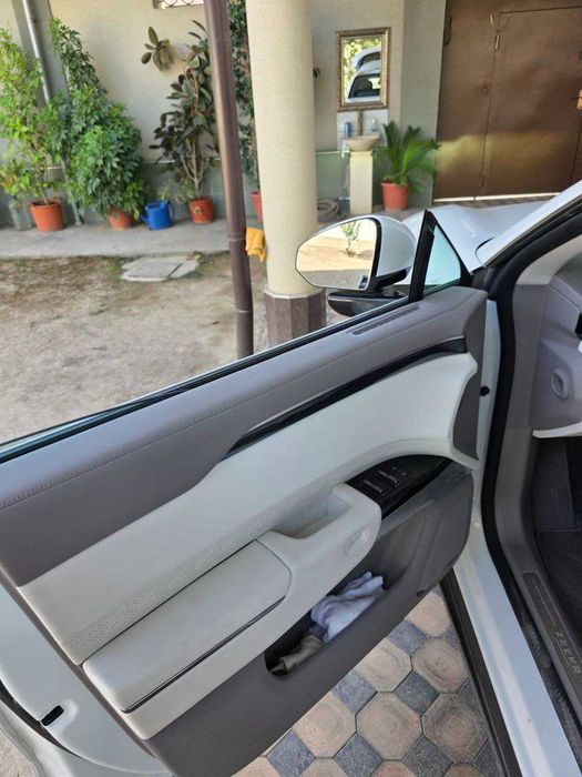 Zeekr 7X 2024 2мотор 704км Пневмоводвеска, супертормоз, Пробег 4300км.