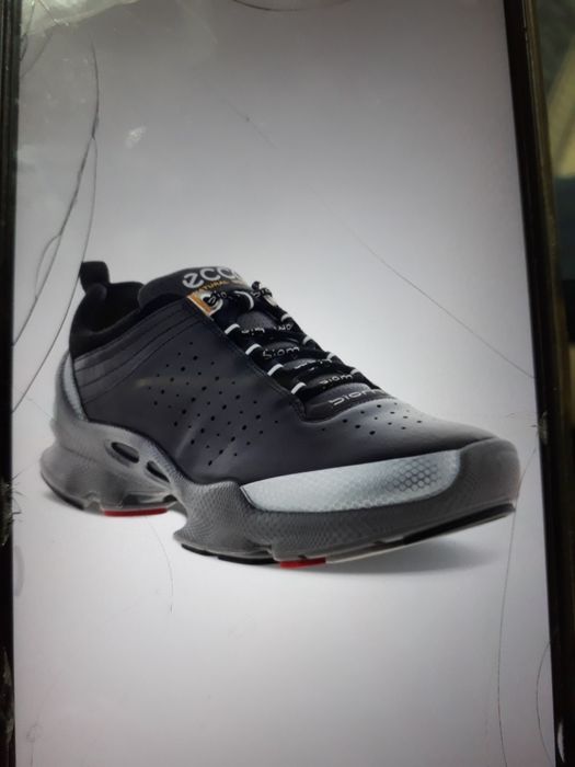 Кроссовки от  Ессо