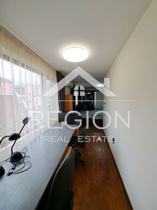 Дава се под наем Тристаен апартамент в Варна, Център - 80 кв.м за 663 € - Снимка #4