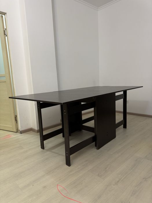 Стол книжка для гостиной