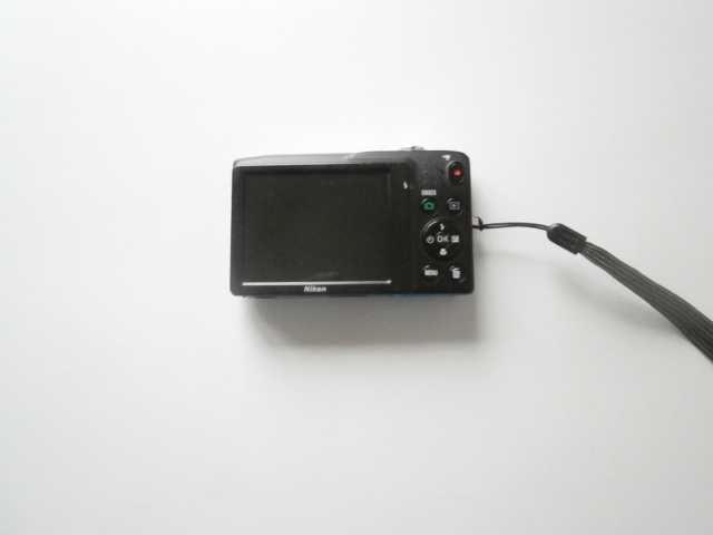 Фотоапарат Nikon Coolpix S2700