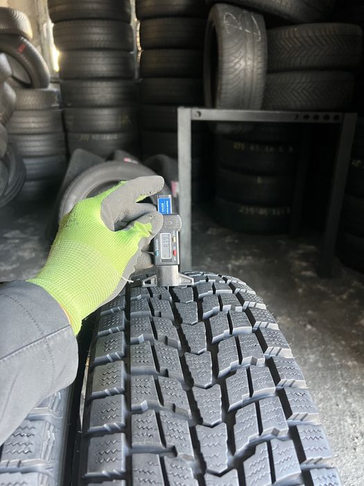 4 anvelope de iarna 215/65/16 Dunlop!