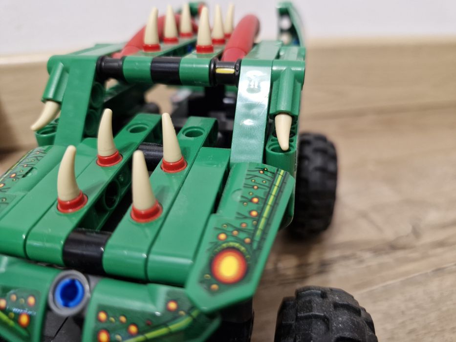 Lego technic  Monster Jam Dragon