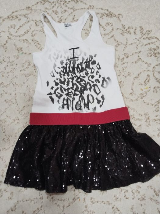 Платье на девочку 134 140