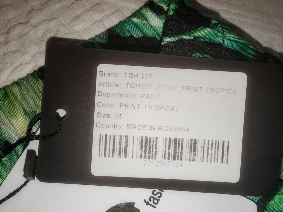 Compleu TGH fashion pantalon și cămașă mărimea 34.Imprimeu tropical