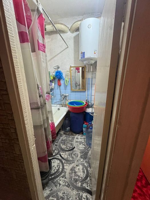 3 хона Уй Чирчик 9 мкрн 4 этаж 
Срочно продается 3 х комнатная кварти