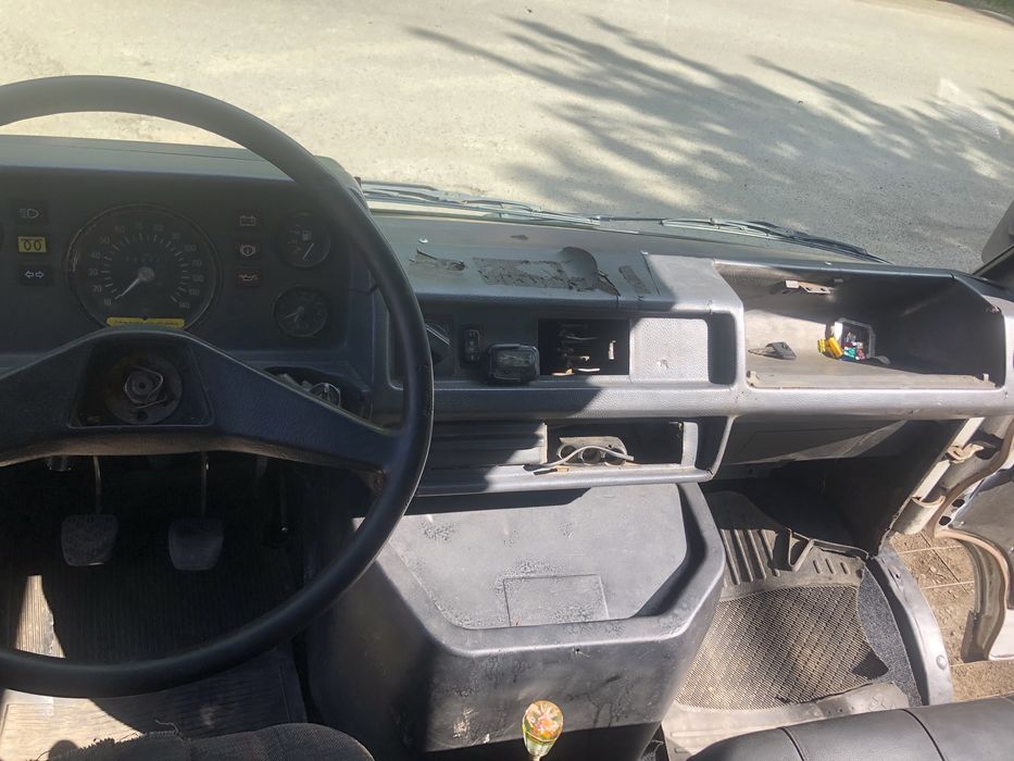 Мерседес 208д (сапог)