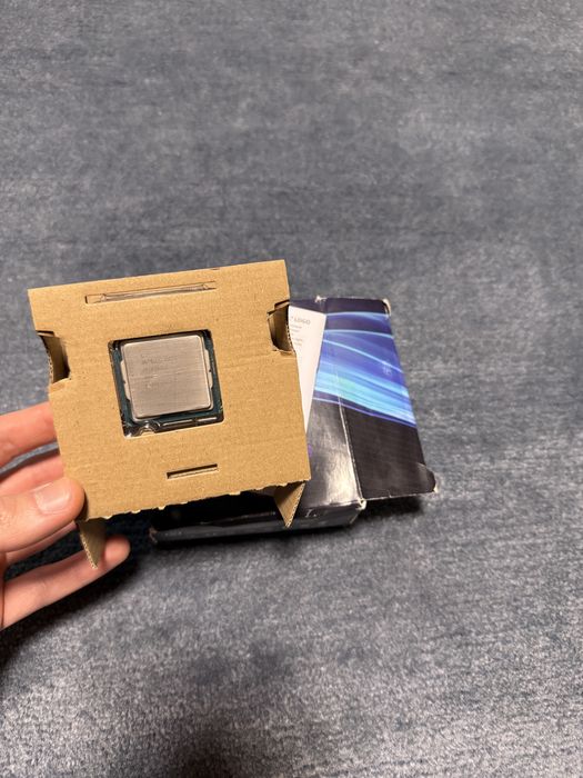 Procesor calculator pc Intel Core i7 9700 kf