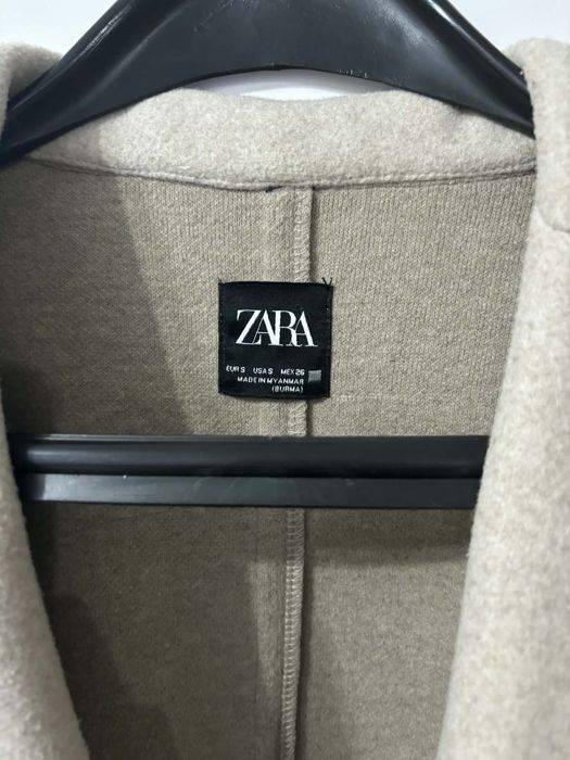 Бежово палто Zara S размер