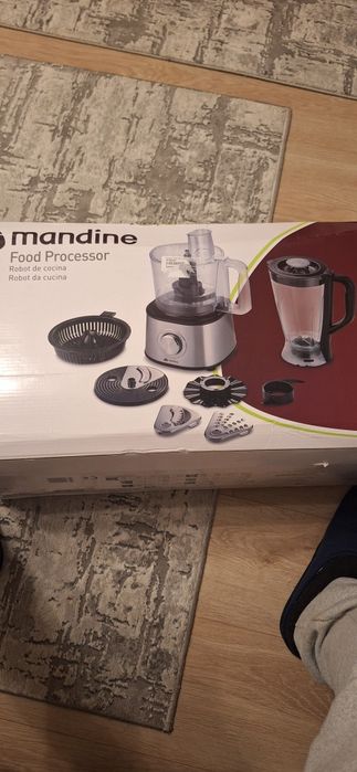 Vând robot/storcător multifuncțional--Nou !!!