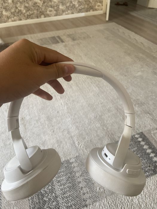 Продается наушники оригинал JBL Tune 720Вт
