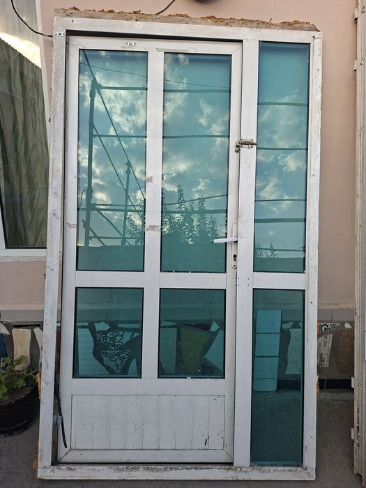 Продам из дома рабочие двери Акфа !