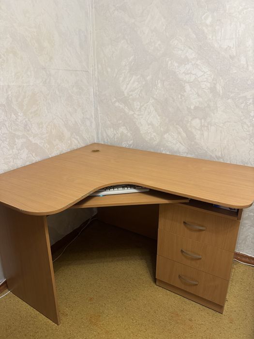 Компьютерный столик