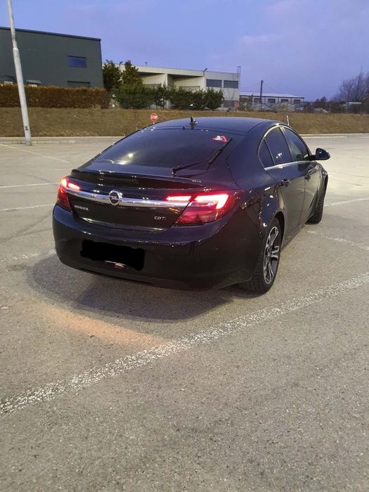 Masina opel insignia