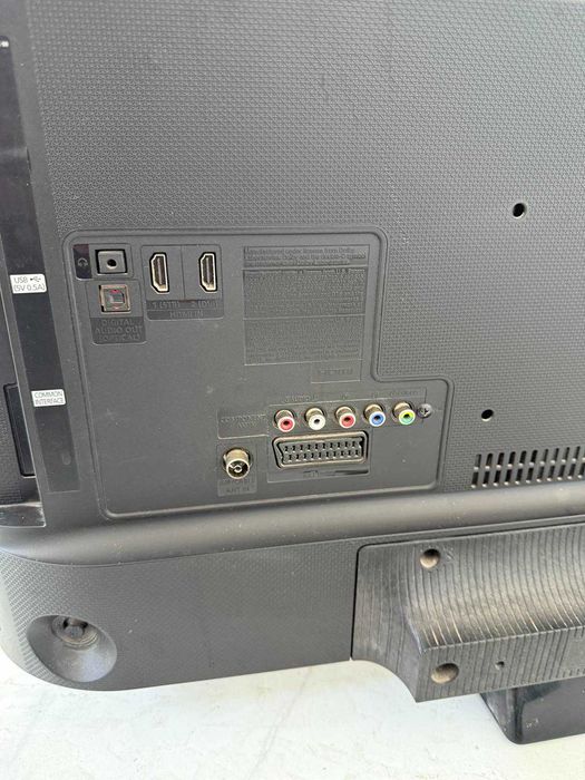 Телевизор Samsung T28E310EW