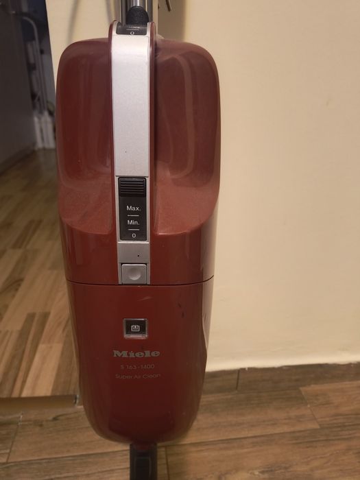 Aspirator vertical Miele