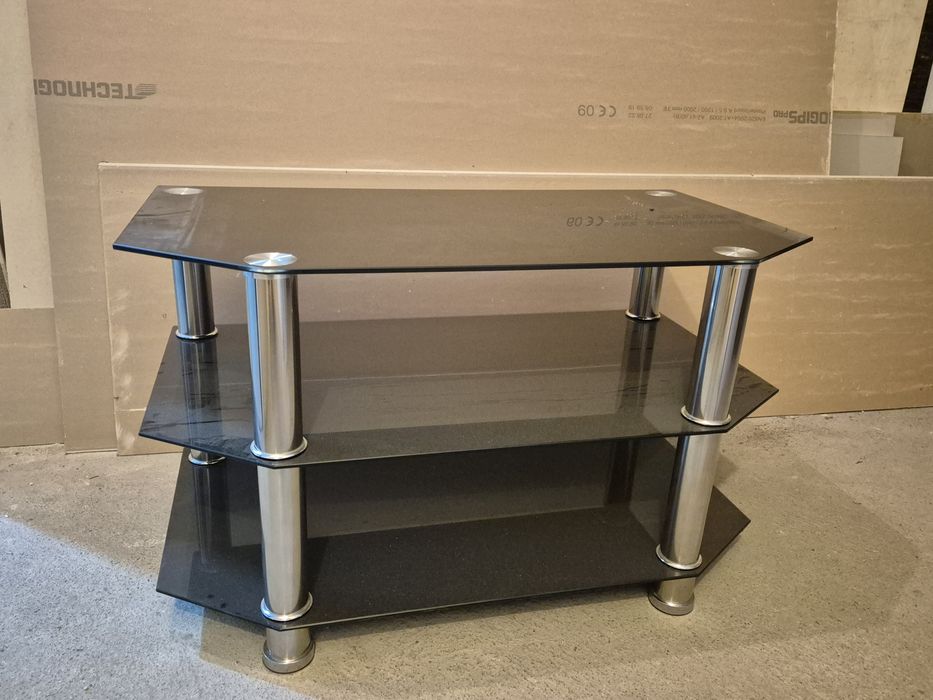 стъклена ТВ маса