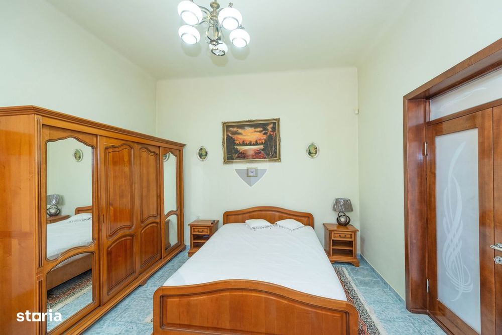Vila de vanzare 240 mp utili, piscina, teren 1000 mp, central Calarasi