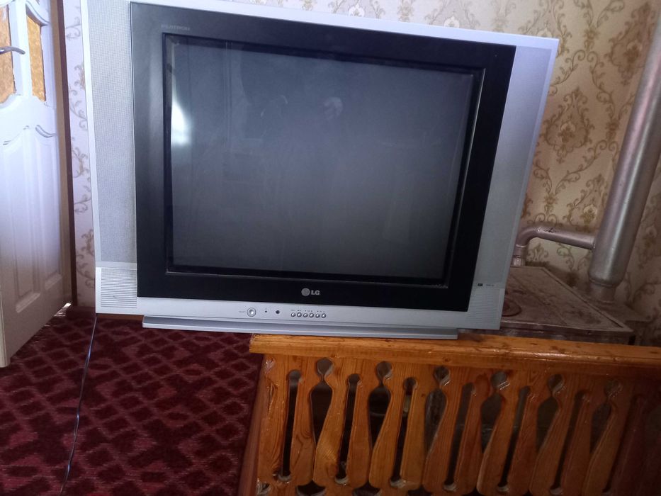 Телевизор LG 3850vc002c старый. Телевизор LG 14j5rb-th кинескопный ,какой вес?.