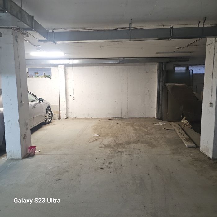 Отдавам подземно паркоместо в кв.Дървеница бул.Андрей Ляпчев 22