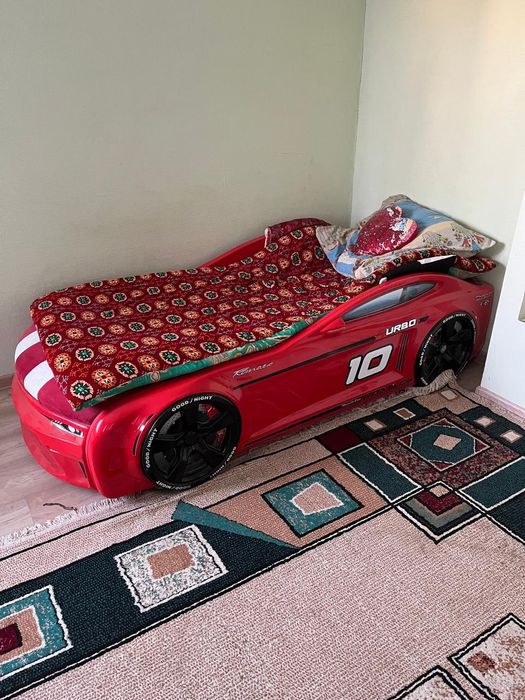 Продам кровать машину