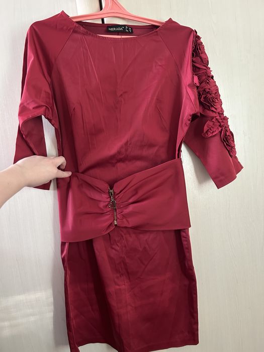 Продам вечерние платья-костюмы